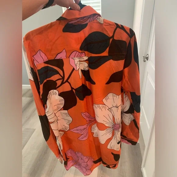 Maaji
Mesmerizing Floral Print
Cover-Up Shirt Dress. - Picture 3 of 6